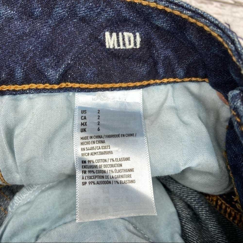 NWT American Eagle Midi Denim Shorts Size 2 - Picture 2 of 5